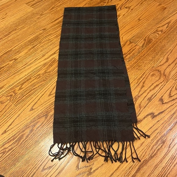Woman’s Plaid Scarf - Picture 2 of 3